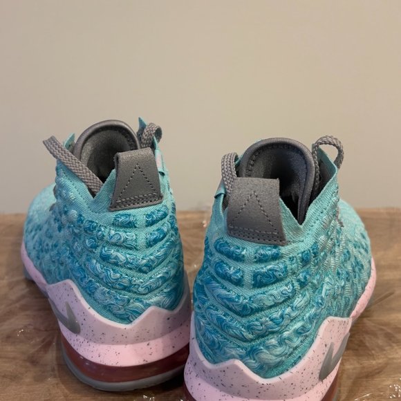 Nike LeBron 17 South Beach, Basketball Shoes - Picture 2 of 6